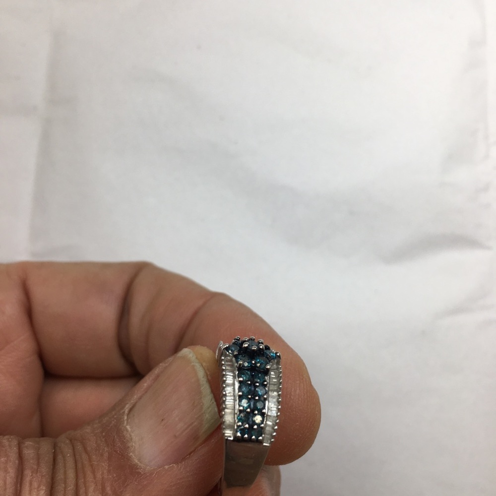 blue and white diamonds engagement ring - Picture 4 of 8